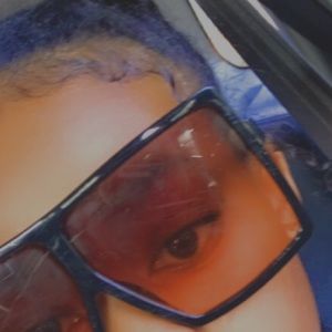 Meet your Posher, Ora